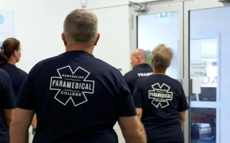 How to Become a Paramedic from Nursing in Australia (Step-by-Step Pathway)